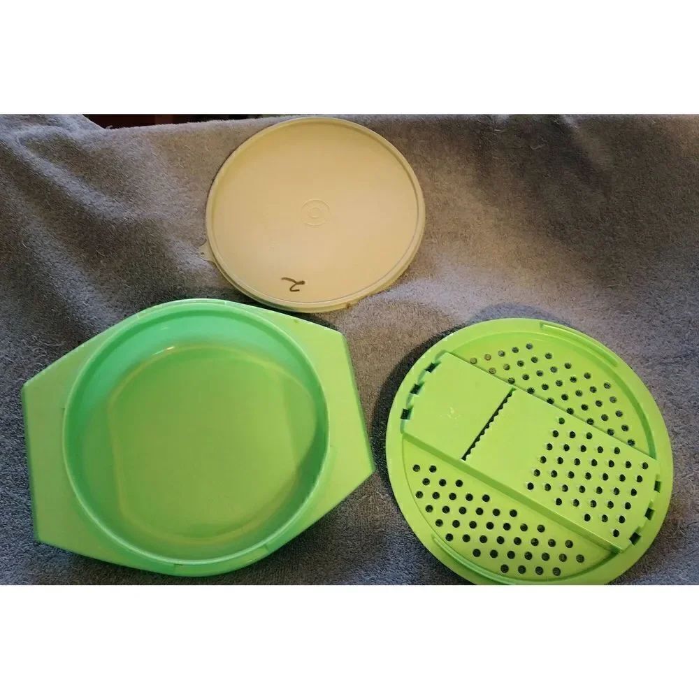Tupperware Cheese Grater Slicer 786-7 Vintage Plastic Green With Lid